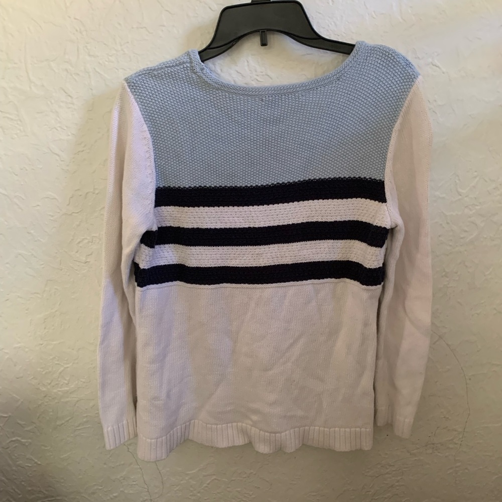 Pretty Sweater - Picture 2 of 4